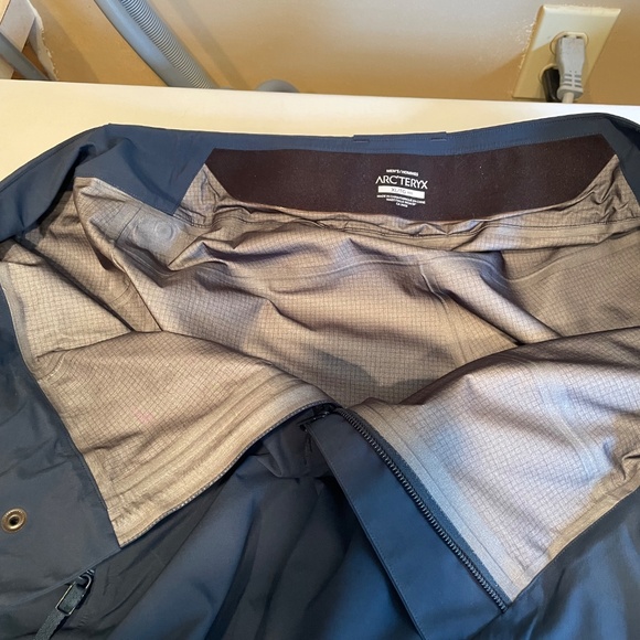 Arc’teryx Mens Sabre Pants, XL, Color Blue Moon, in Excellent Condition - Picture 7 of 8